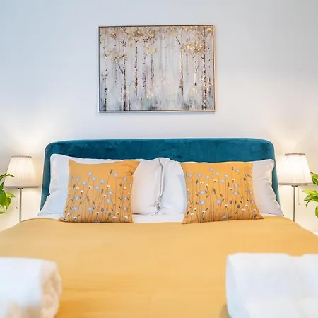 Apartamento Amazing 4 Beds & 4 Baths Flat & Sleeps 7 & Walking Distance To City Center & Free Parking & 5 Mins Drive To Queen Elizabeth Hospital Birmingam